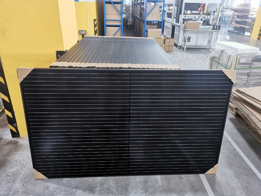 IP65防水完全で黒いモノラル太陽電池パネル450w 455w 460w