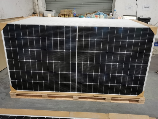 購入 PVモジュールのモノクリスタル ケイ素細胞の太陽エネルギーのパネル540W 550W online manufacture
