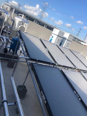 購入 ヒート ポンプの雑種と結合される商業用5000l太陽電池パネルの給湯器システム online manufacture