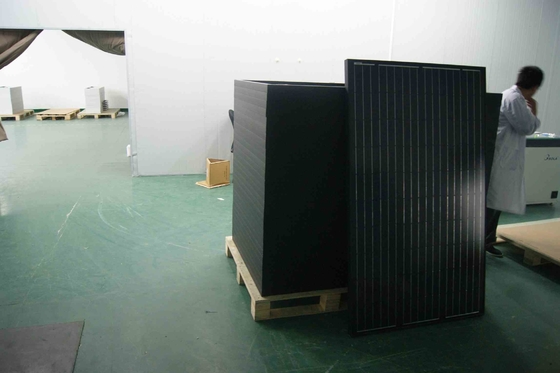購入 黒いBacksheetの156.75mm 330w 340wのモノラル太陽電池パネル online manufacture