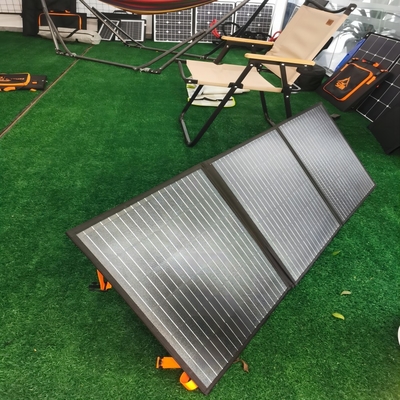 120W 150W 200W 300Wの折り畳み式の太陽電池パネルはキャンプのキットを袋に入れる